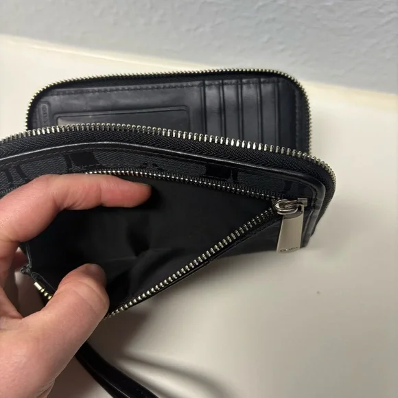 Coach Signature Black Wristlet Phone Wallet - Picture 4 of 8